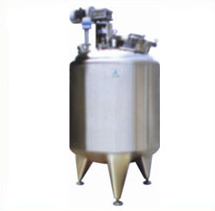 Jacketed Reactor with welded top disc with top drive agitator